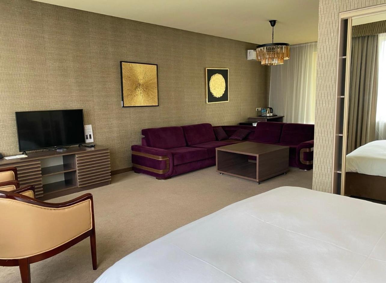 Barhat Hotel & Spa Тараз Екстер'єр фото
